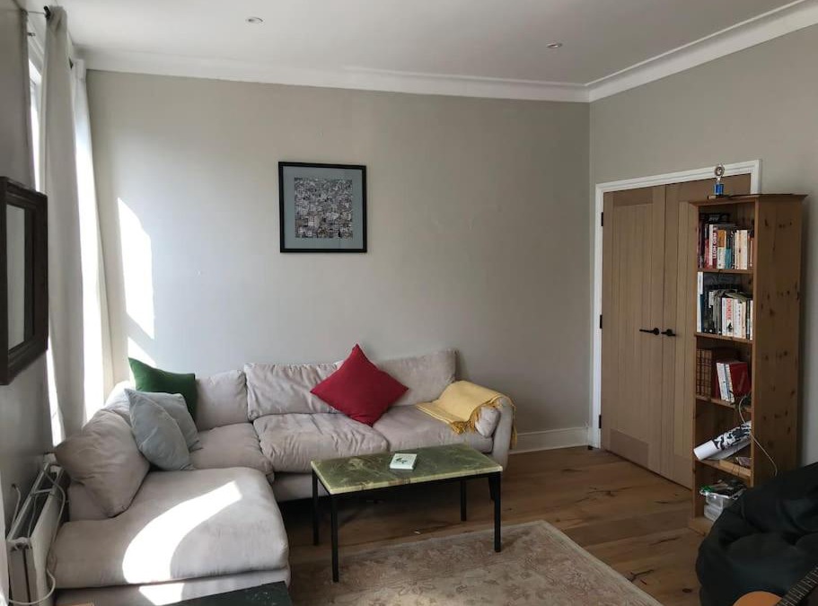 Stroud Green Apartment | Elegant 3bed Crouchend in style with roof terrace