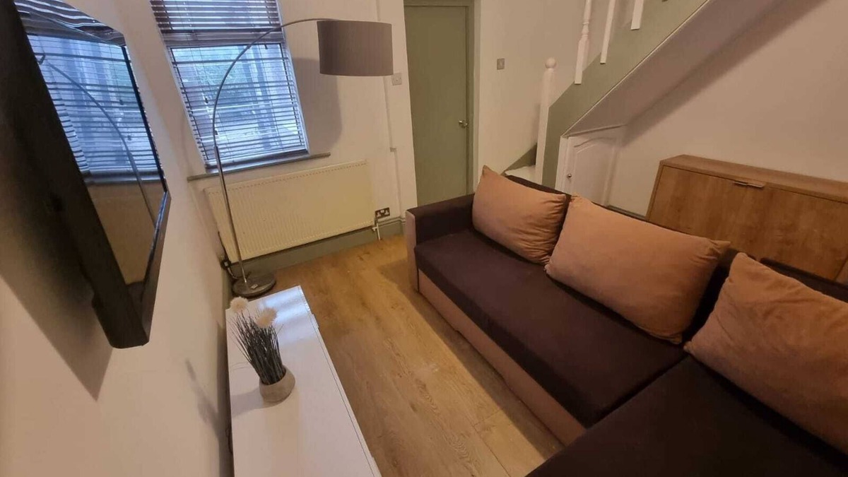 Dartford House | Elegant 4-Bed House in Dartford