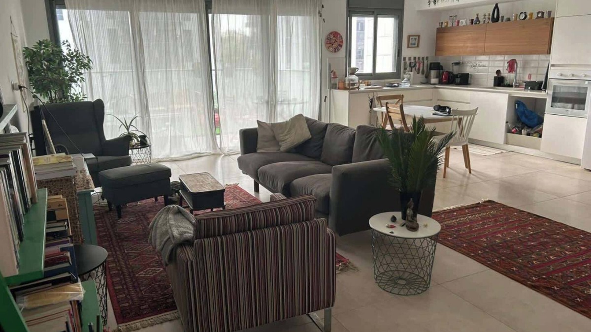 Herzliya Apartment | Elegant 4-Bedroom Apartment In Herzliya