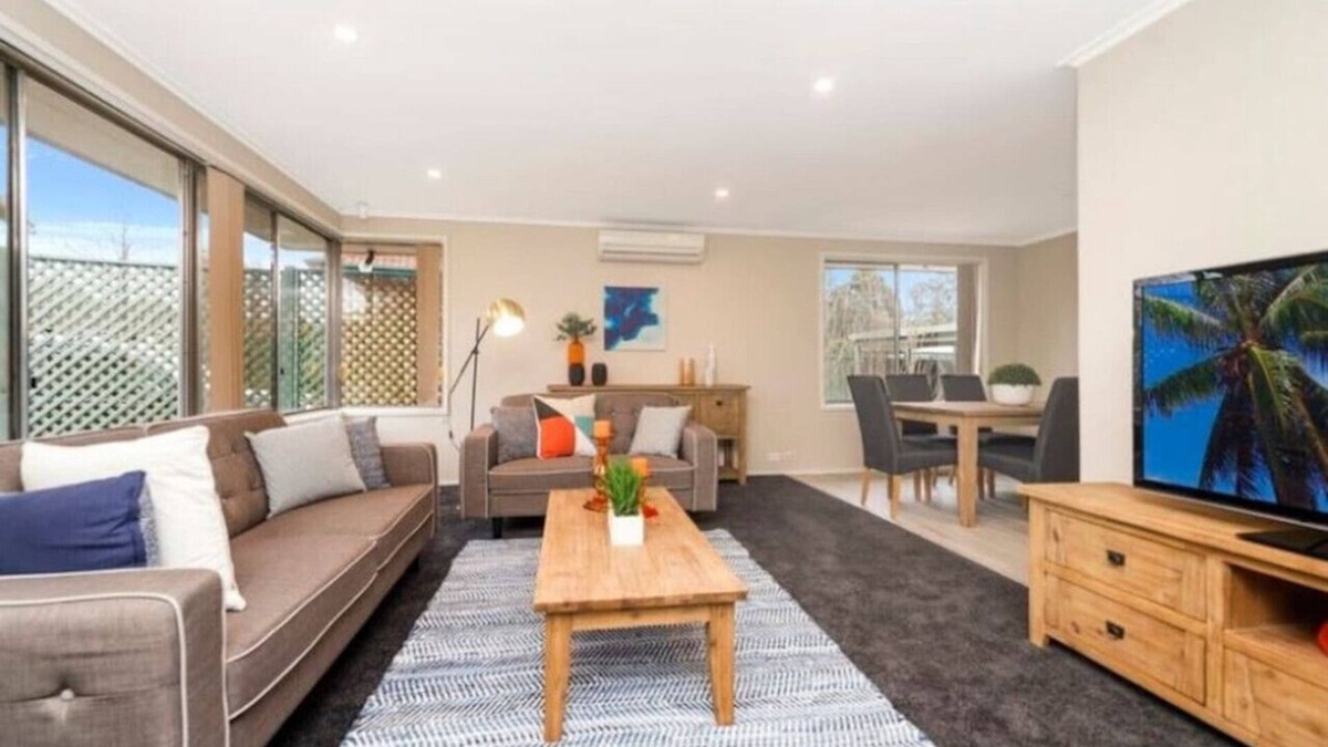 Chifley Apartment | Elegant 4 Bedroom Home in Chifley