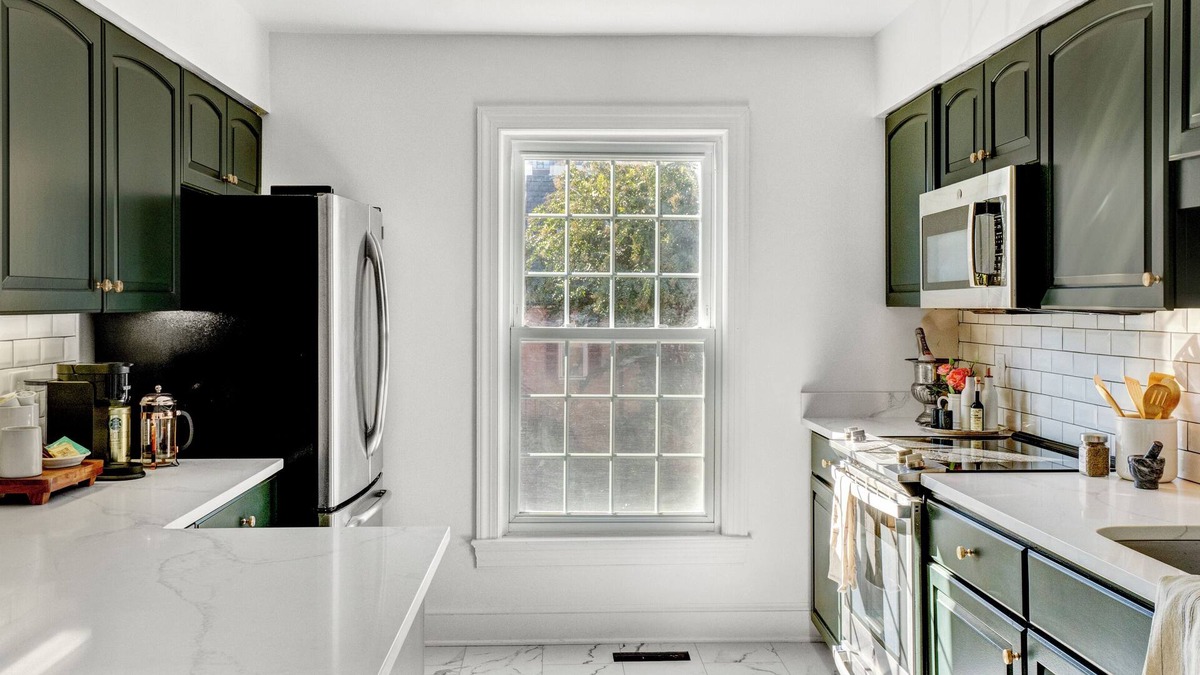 Ballston House | Elegant 4-bedroom in Clarendon Arlington walk to Metro