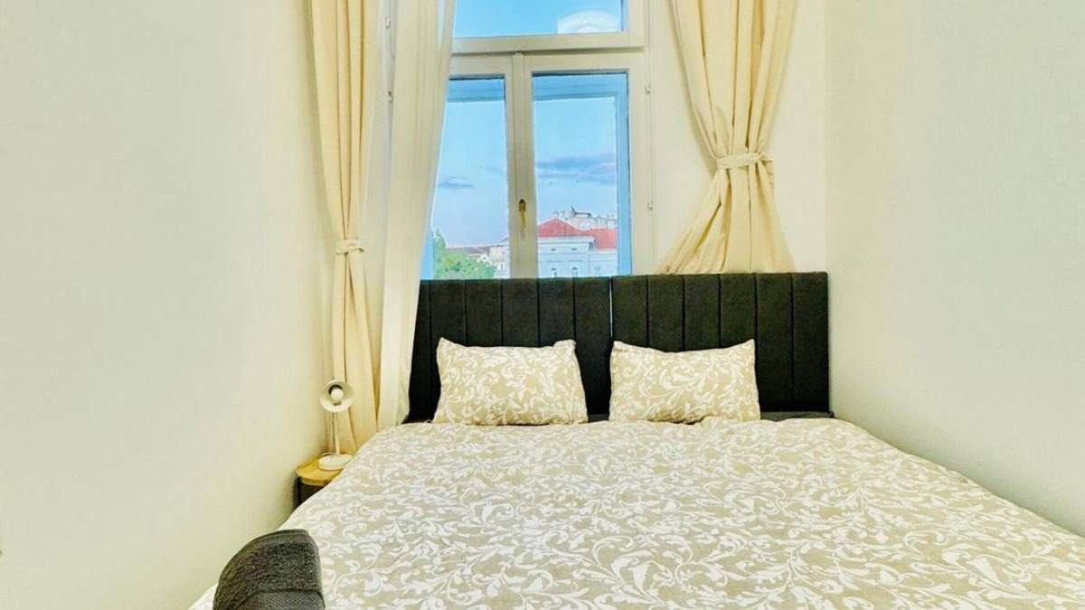 Rudolfsheim-Funfhaus Apartment | Elegant 4BR Apt, Prime Location Near Westbahnhof