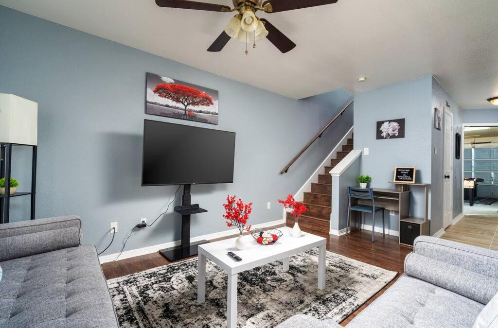 Franklin Park House | Elegant/4miles to Downtown/Gameroom & Firepit