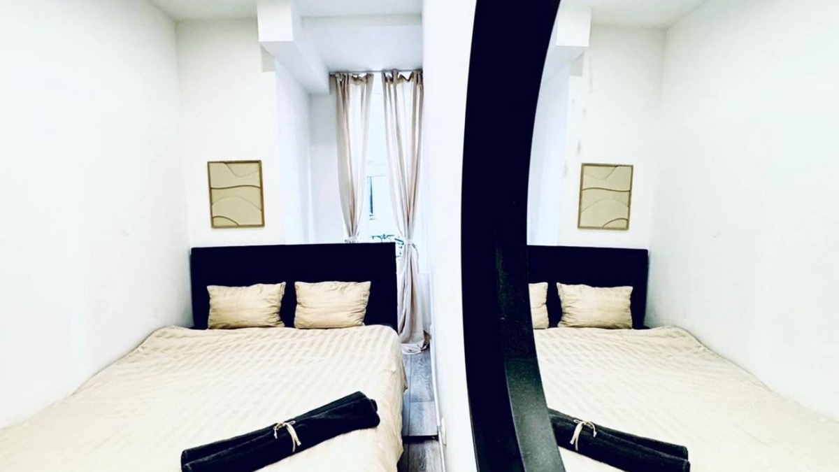 Wahring Apartment | Elegant 5-BR Home Ideal for Groups & Families
