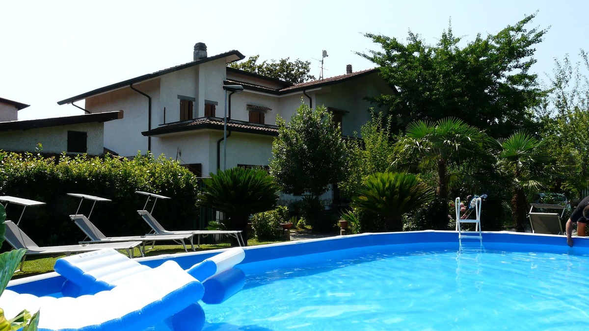 Massa Villa | Elegant and fully equipped villa in Versilia,swimming pool,large garden,barbecue