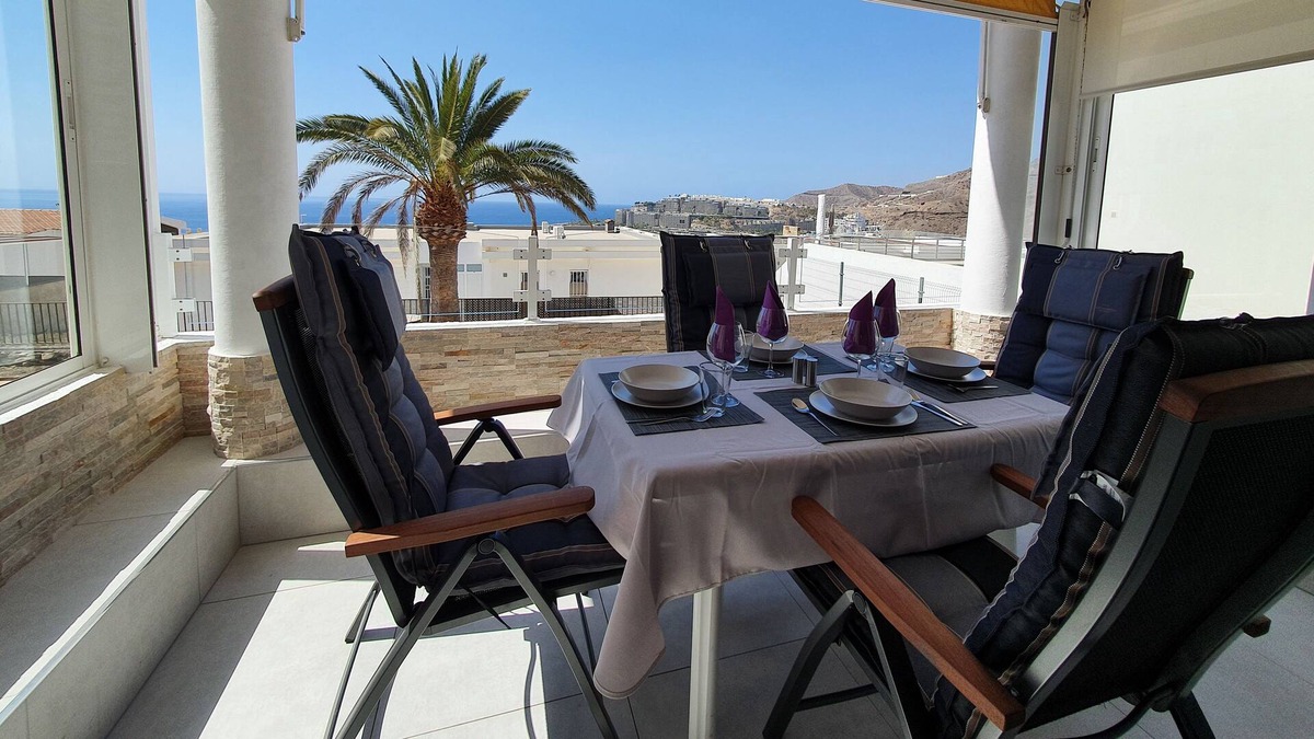 Patalavaca Apartment | Elegant and Spacious Apartment with Sea vieuw!