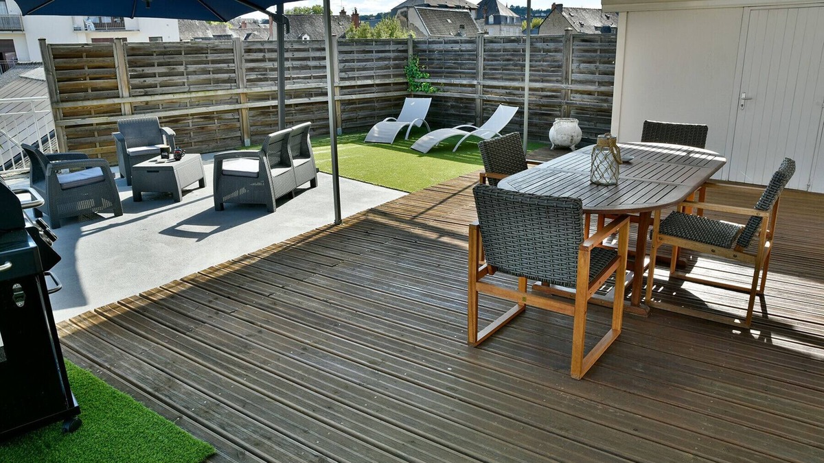 Brive-la-Gaillarde Apartment | Elegant Apartment Large Terrace Parking