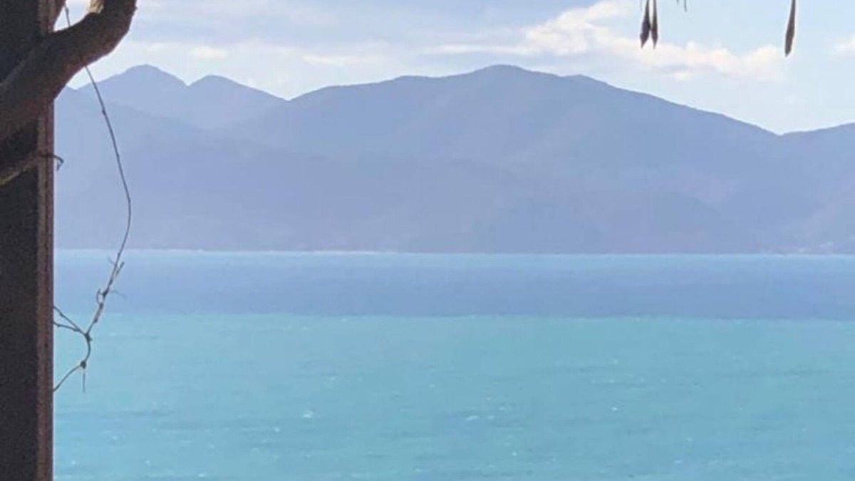 Piombino Apartment | Elegant apartment with view of the sea
