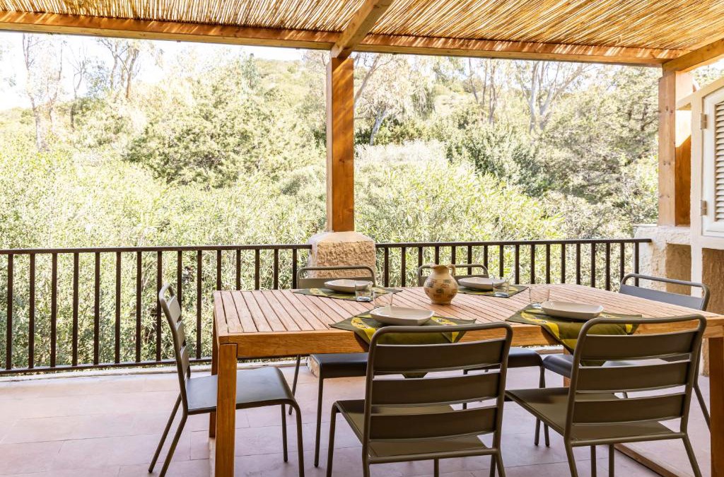 Pischina Salida Apartment | Elegant apt in a resort with pool and private beach