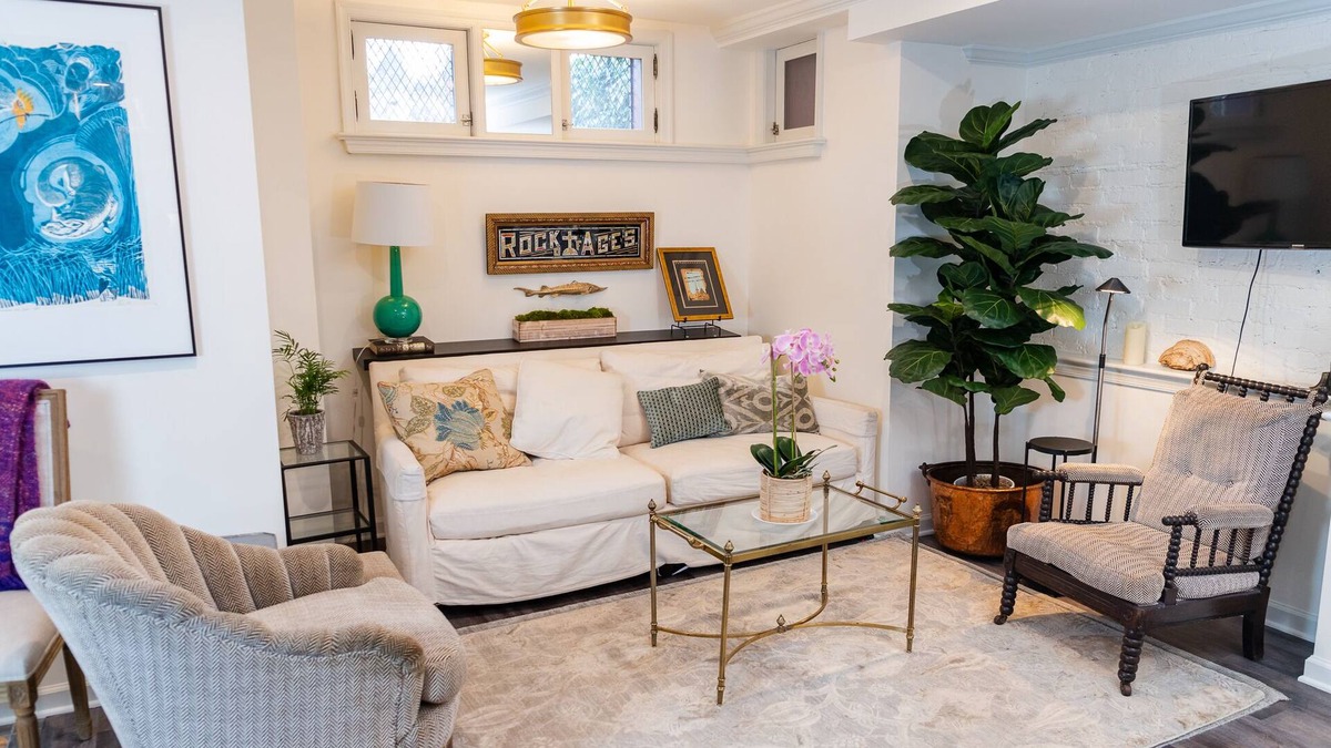 Capitol Hill Apartment | Elegant apt on Capitol Hill with high-end finishes and furnishings