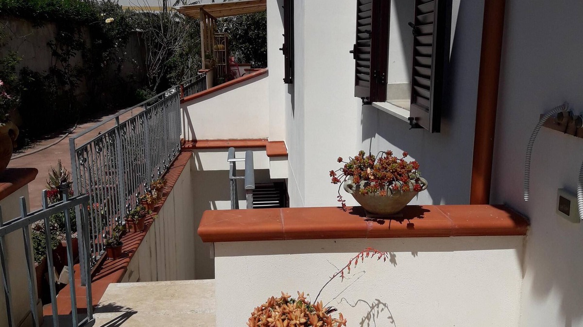 Partanna Apartment | Elegant basement Fund Sessa, in semi-detached villa CIR:19082053C205123