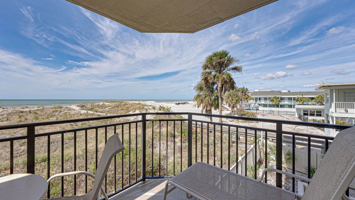 Belle Vista Condo | Elegant Beachfront | Walk Everywhere