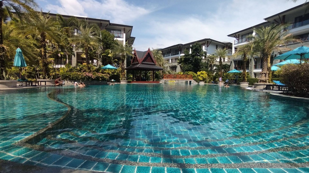 Sa Khu Apartment | Elegant Beachfront Oasis: 235sqm Luxury Apartment at Pearl of Naithon