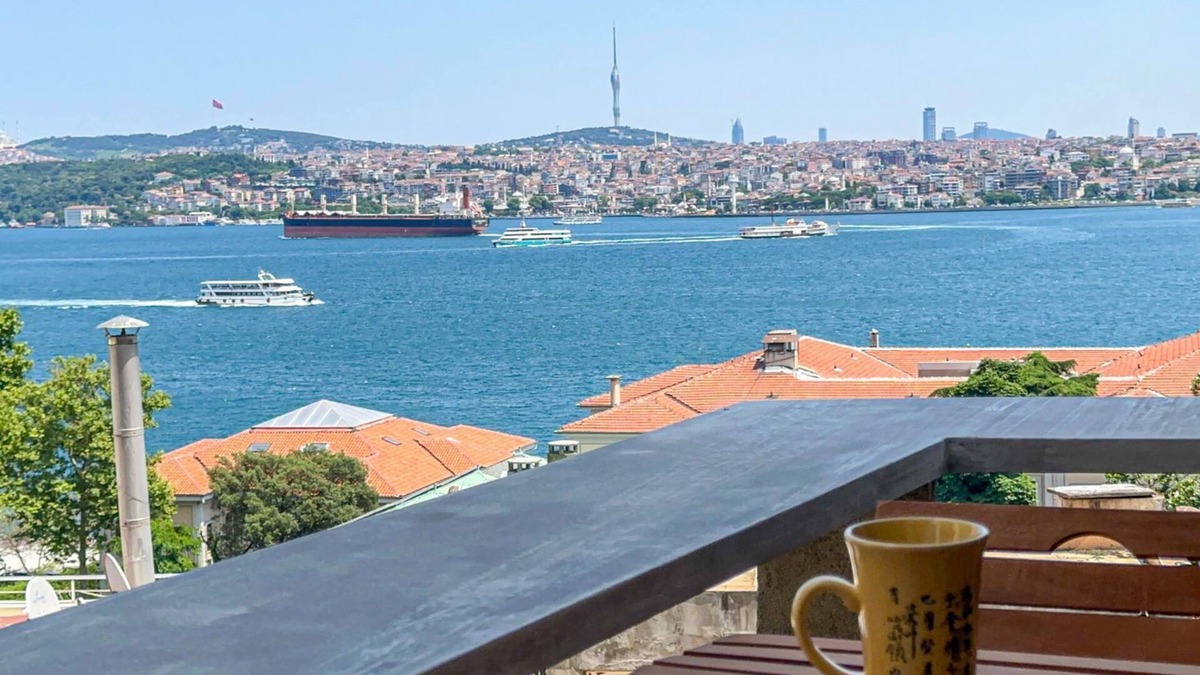 Kabatas Apartment | Elegant Bosphorus-View Residence Opposite Galataport