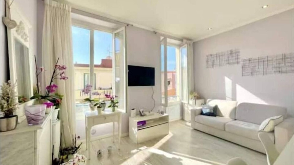 Villefranche-sur-Mer Apartment | Elegant, bright apartment