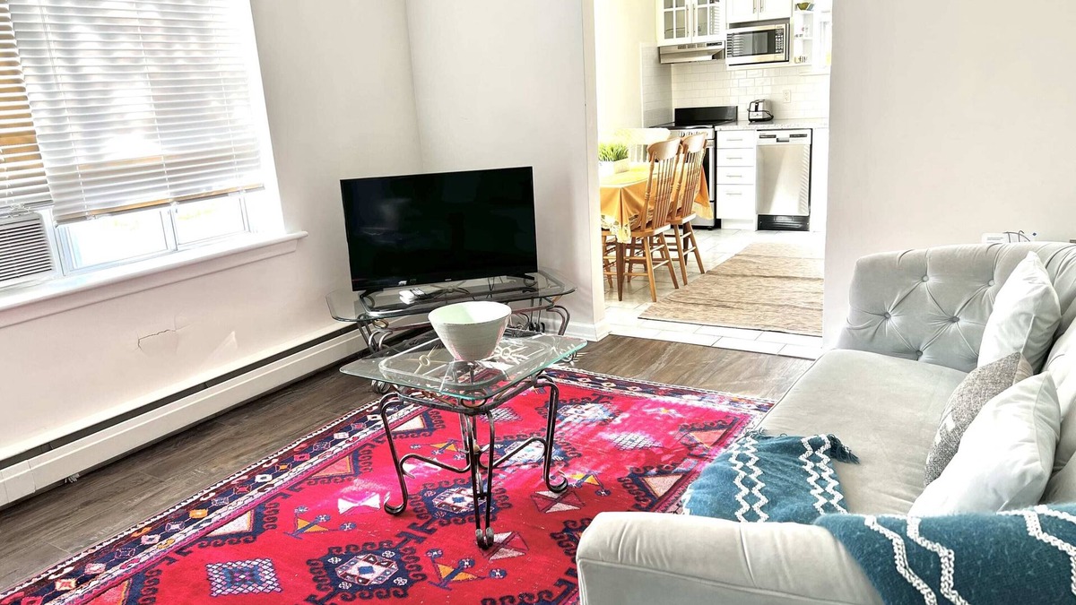 Burlington Apartment | Elegant Brand New Apartment in Central Burlington
