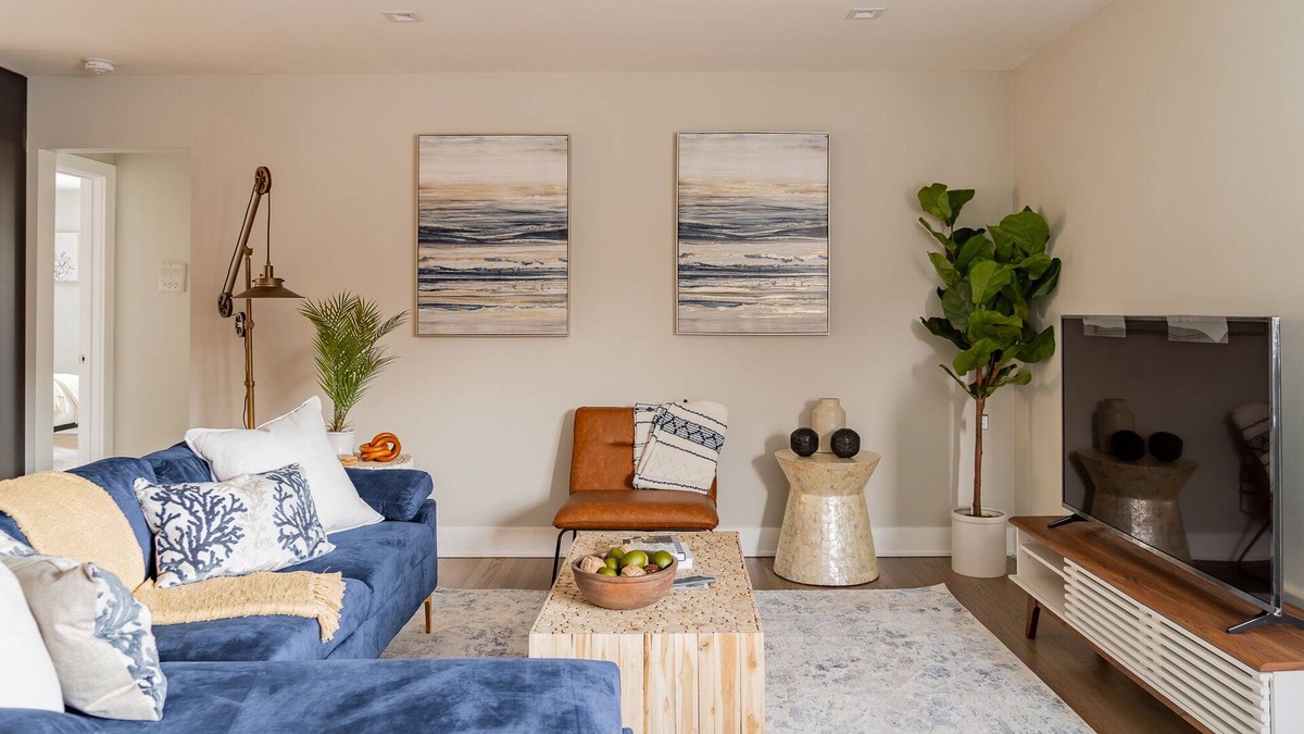 Evanston Apartment | Elegant|Brand New Remodeled|1BR|Next to Beach