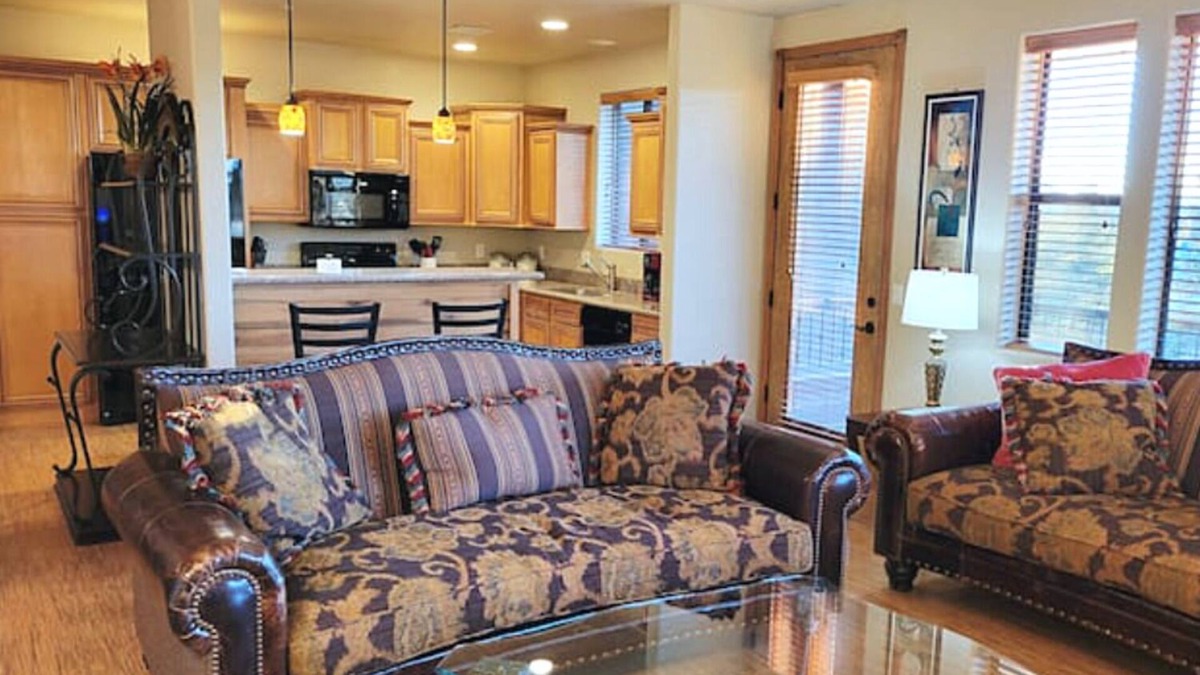 Payson Condo | Elegant Central Payson Getaway