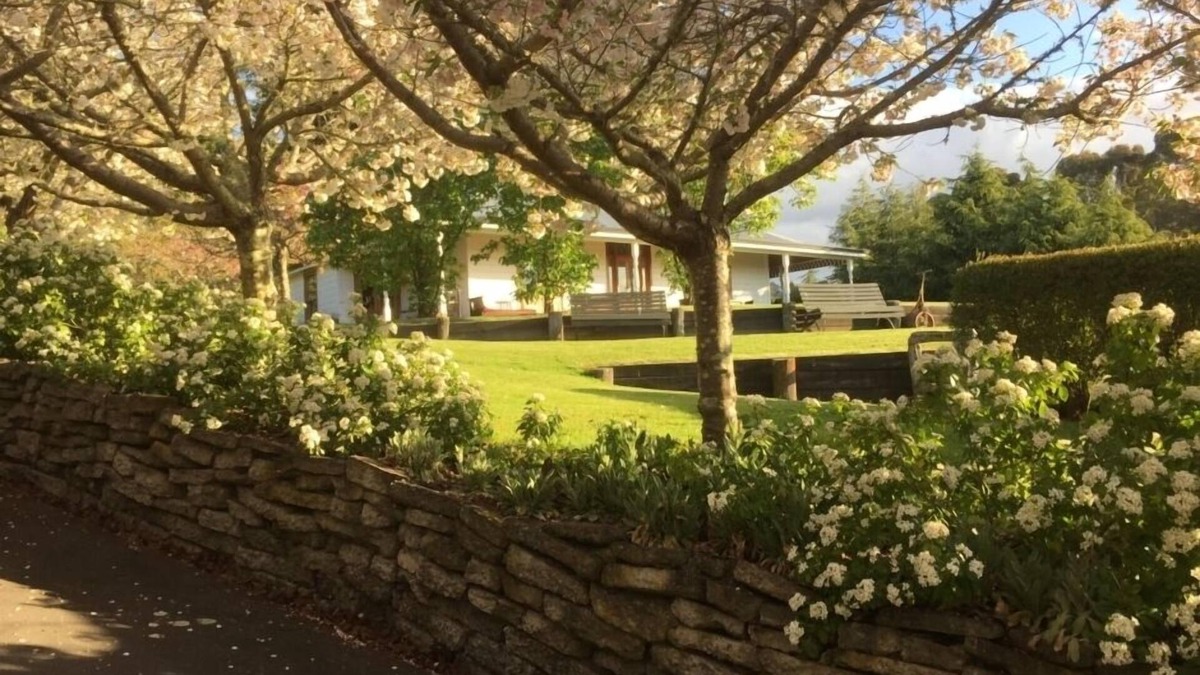 Havelock North Cottage | Elegant country home in a tranquil setting