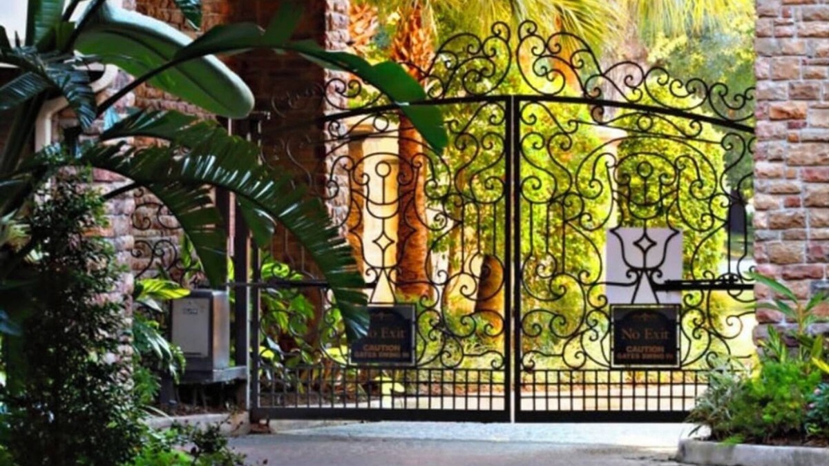 Uptown Apartment | Elegant Cozy Luxury Lives Here, steps away from the Galleria Mall. Best Location