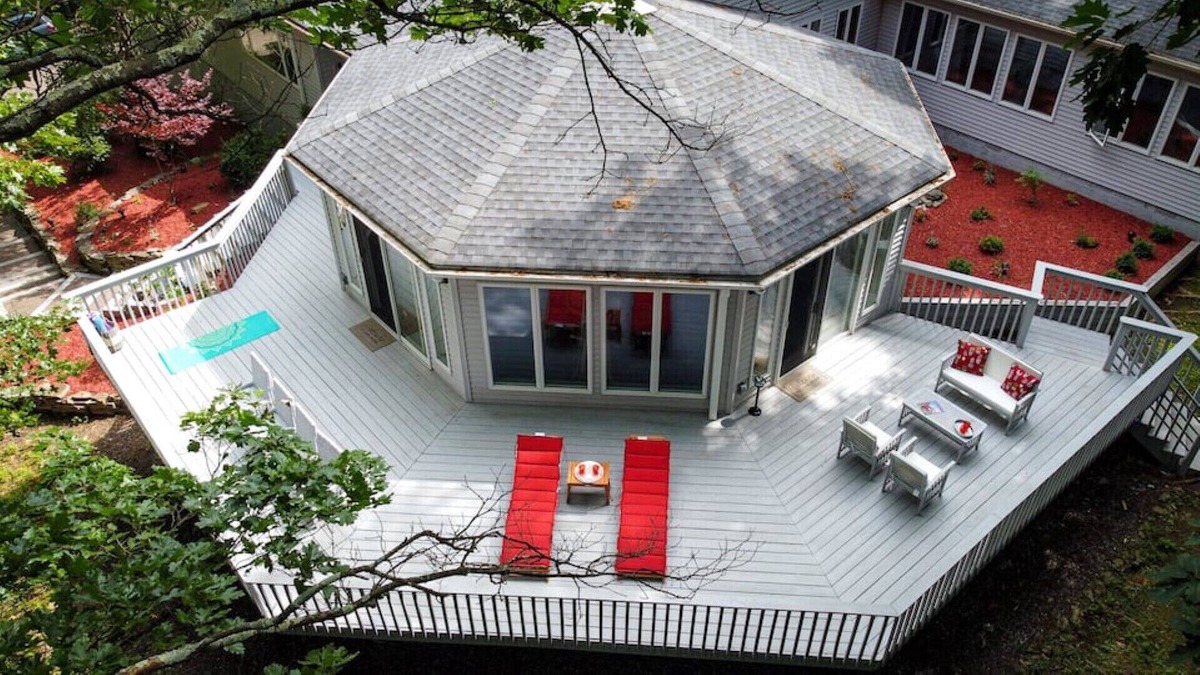 East Stroudsburg Villa | Elegant designer decorated house in Poconos