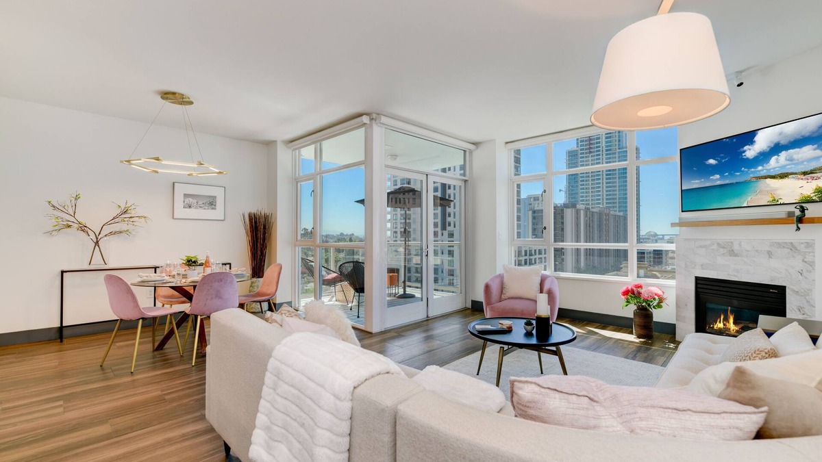 Cortez Hill Condo | Elegant Discovery Condo with beautiful views! Quiet downtown neighborhood.