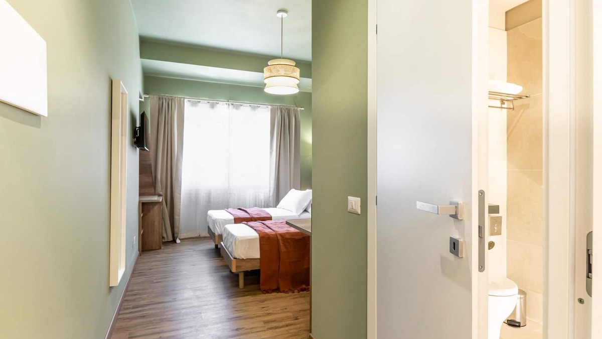 Tuscolano Apartment | Elegant Double Room in the Heart of the Peaceful Colli Albani Area