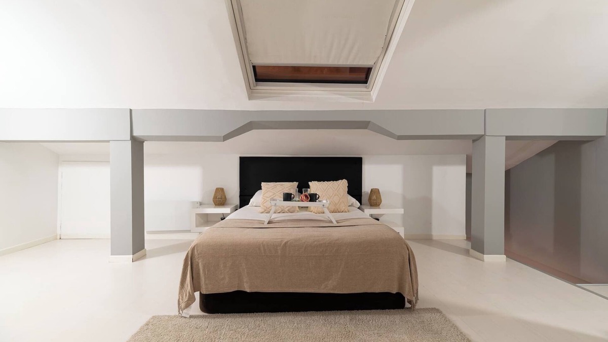 Lavadores Apartment | Elegant Duplex Penthouse with Parking
