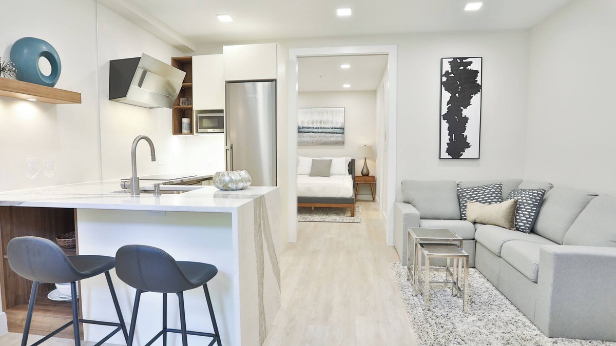 Adams Morgan Condo | Elegant European living in heart of Adams Morgan
