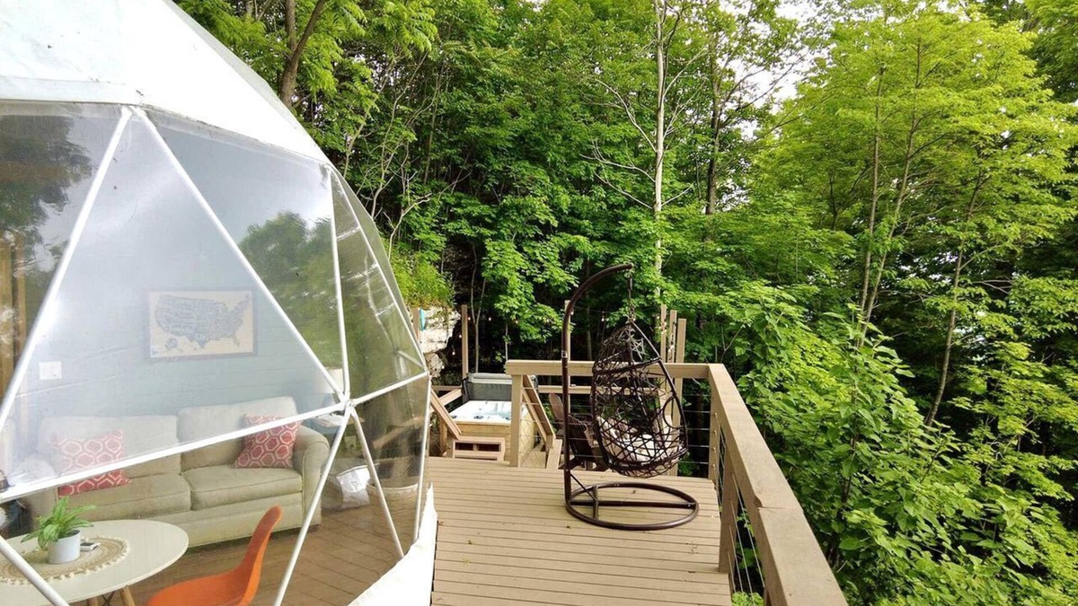 McMinnville House | Elegant Family-Friendly Dome with Outdoor Shower, Jacuzzi and Views in Tennessee