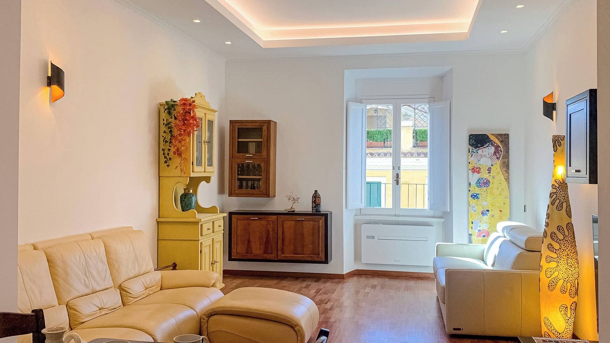 Monti Apartment | Elegant Flat in a prime location: 400mt from Colosseum - 120sqm