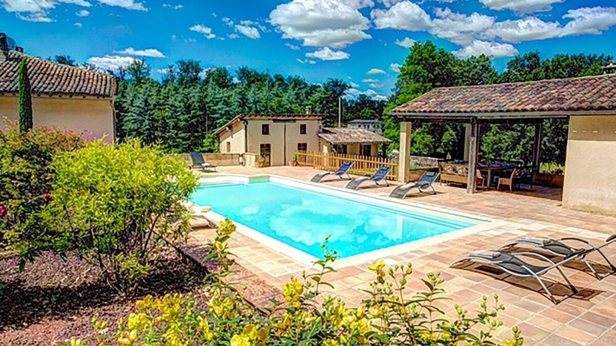 Castelnau-de-Montmiral Villa | Elegant & Spacious Villa set in Extensive Grounds, Private Pool - 5mins from Castelnau-de-Montmiral