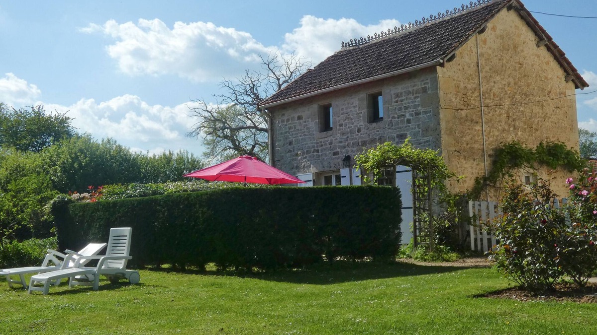 Saint-Vincent-la-Chatre Cottage | Elegant & Romantic Cottage In A Village Situated Between Two Busy Market Towns