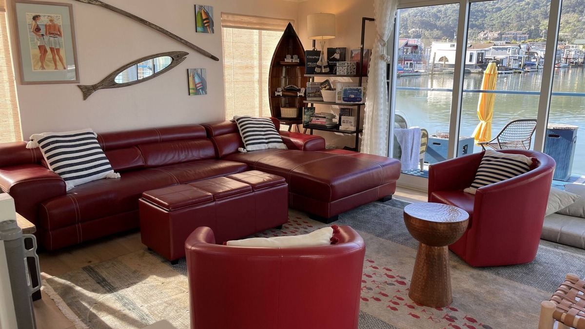 Marin City Boat Rental | Elegant & Fun! Top Rated Floating Home, 3 BR, 3 BA & kayaks. Book now for 2026