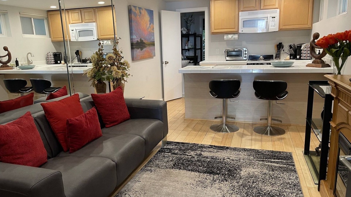 Silver Strand House | Elegant Guest House in Prestigious Silver Strand
