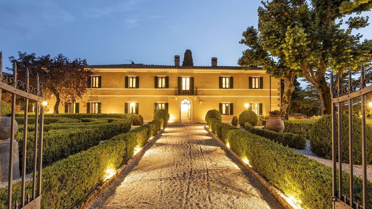 Montepulciano Villa | Elegant historic residence in the hills of Val d'Orcia