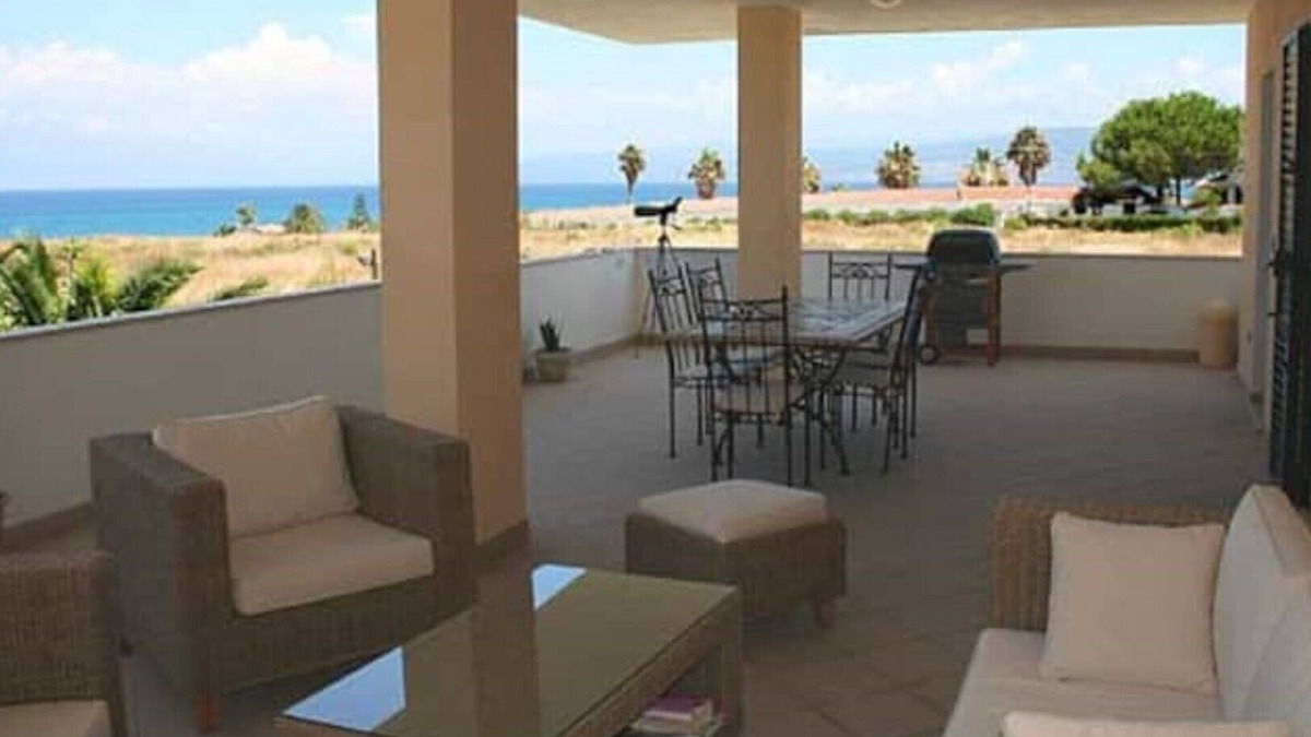 Briatico Apartment | Elegant holiday apartment near Tropea