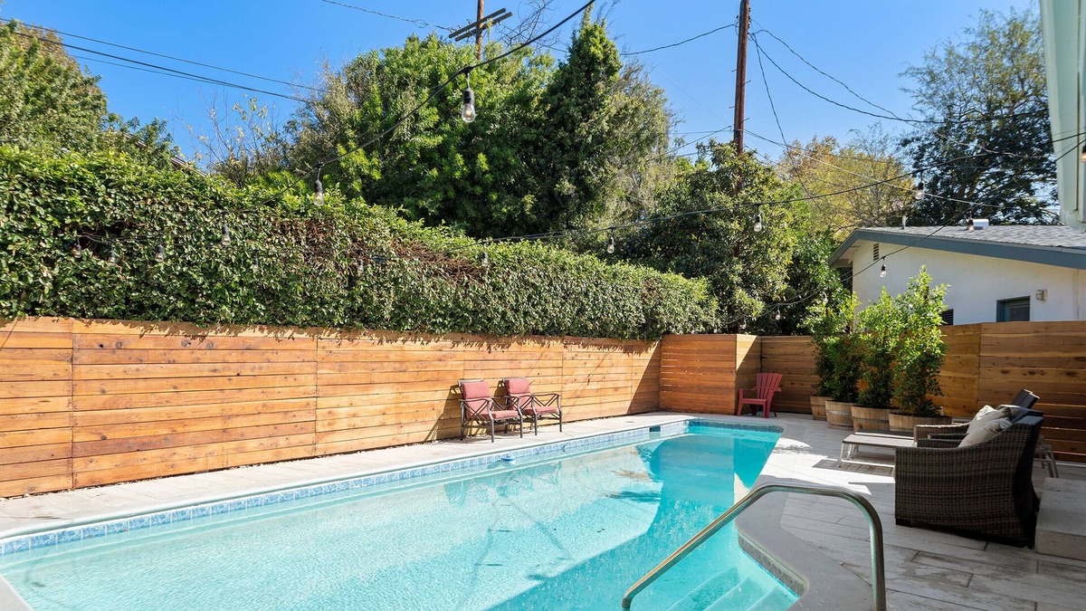 Valley Village House | Elegant House With Pool Near Studio City