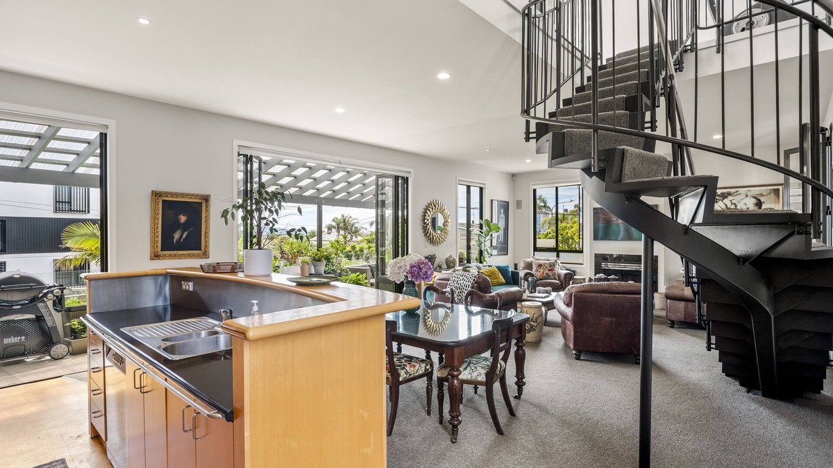 St. Mary's Bay House | Elegant light-filled retreat - minutes to city, Ponsonby, harbour and cafes.
