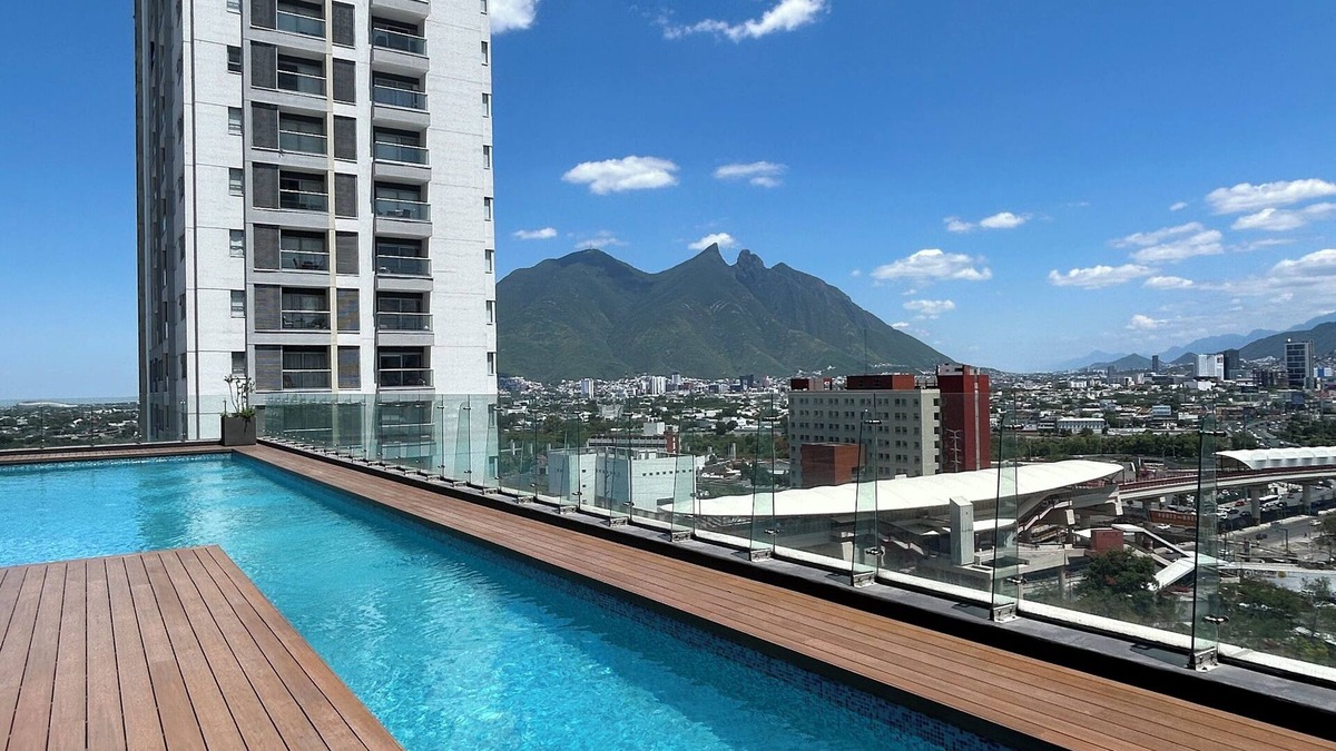 Monterrey Centro Apartment | Elegant loft apt Santa Lucia king size bed, swim pool, gym, parking, kids club