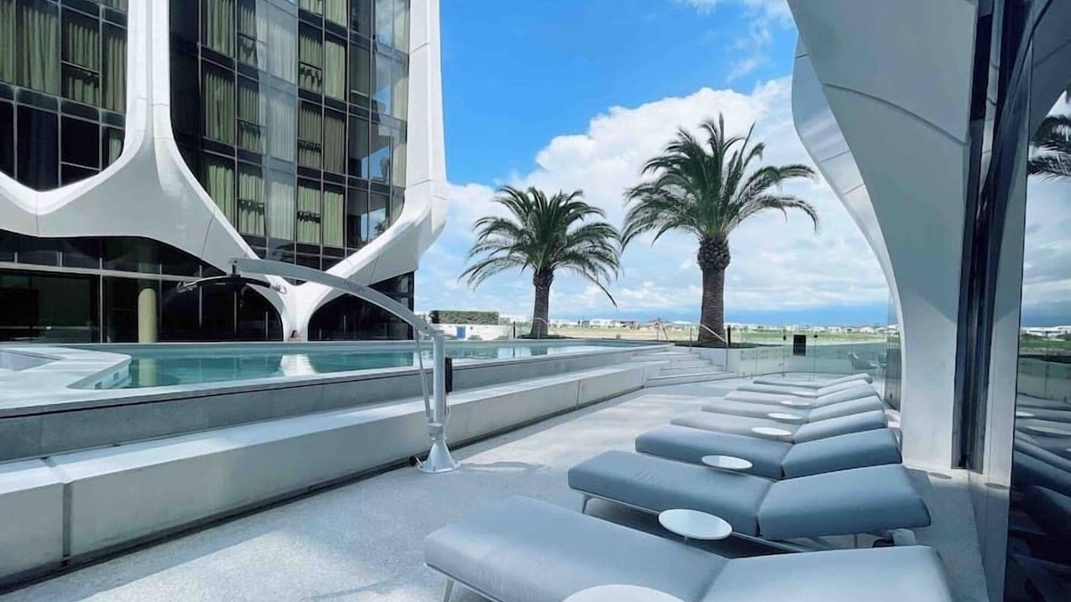 Mermaid Waters Apartment | Elegant Luxurious Waterfront 2BD at Mermaid Waters