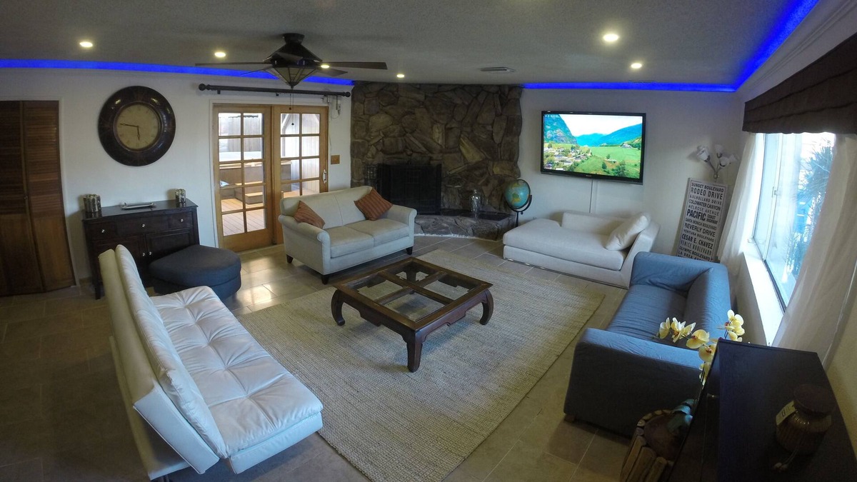 Harbor House | Elegant & Luxurious, Clean & Cheerful entire house