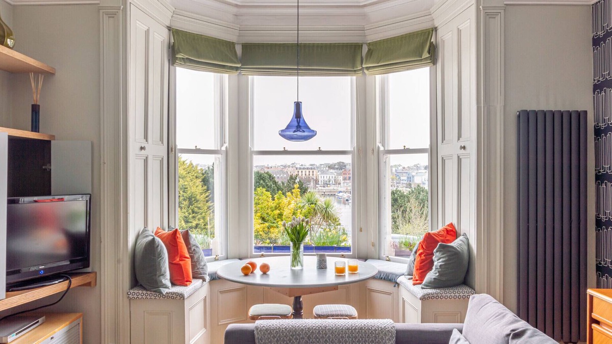 Bangor Apartment | Elegant Luxury sea view apartment. Over looking Bangor marina & Pickie Park.