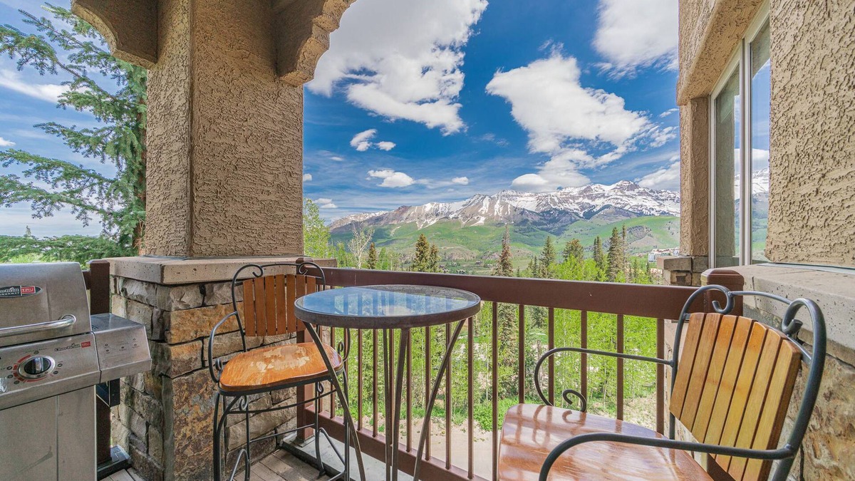 Mountain Village Condo | Elegant Mountain Condo