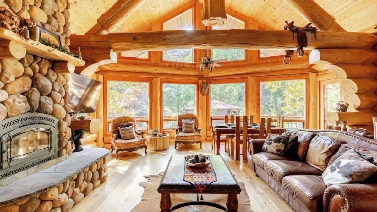 El Cajon House | Elegant Mountain-View Hideaway Lodge
