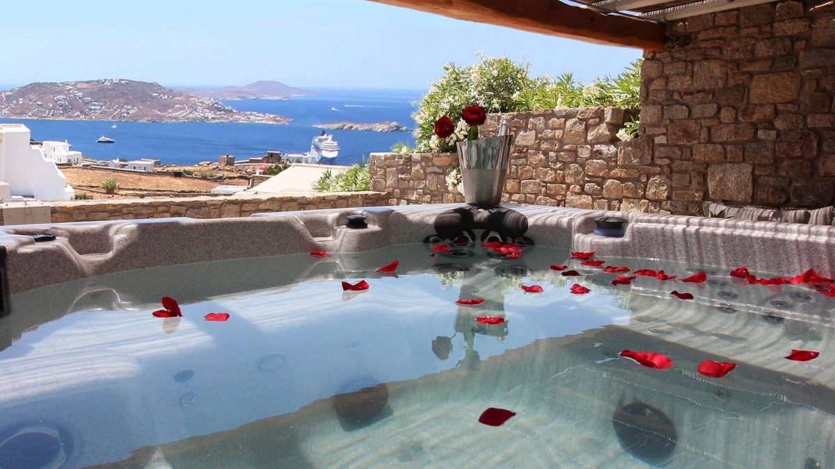 Tourlos Villa | Elegant Mykonos Villa | Villa Rowena | 4 Bedrooms | Breathtaking Sea Views |.