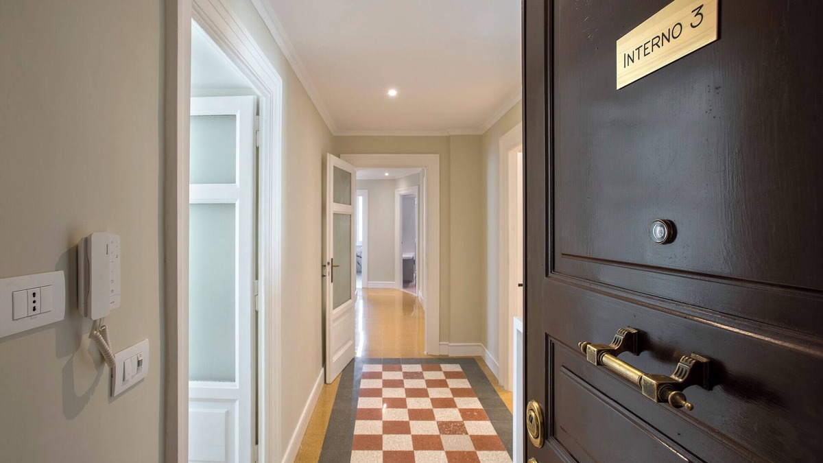 Rione V Ponte Apartment | Elegant, New, Spacious 3Bedroom Home Between Vatican, Piazza Navona & Trastevere