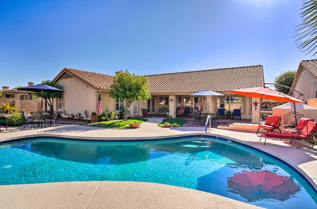 Tierra Norte House | Elegant Peoria Home Pool, Putting Green, Fire Pit