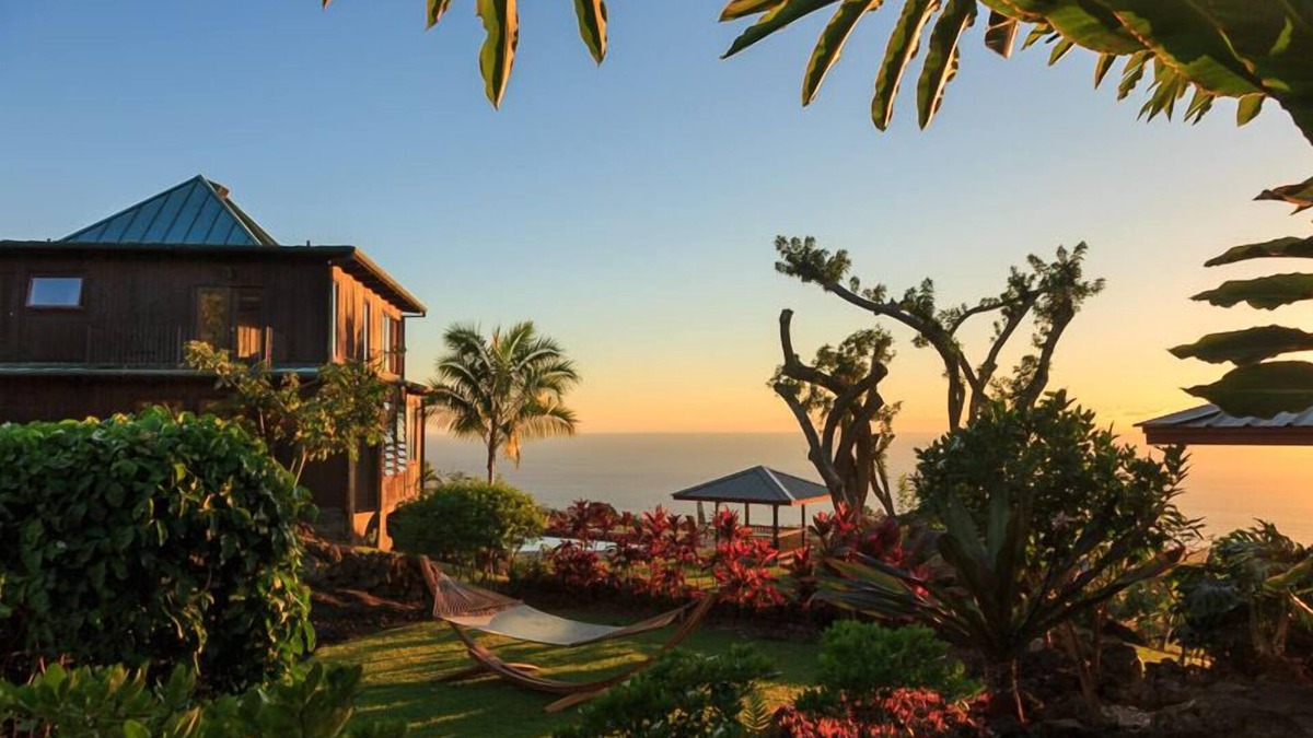 Holualoa House | Elegant Polynesian Kona Coffee Estate In Heart Of Holualoa-Walk To Town!