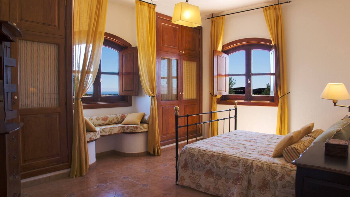 Macher Villa | Elegant Rural Villa with Sea and Mountain Views, Private Heated Pool, Internet